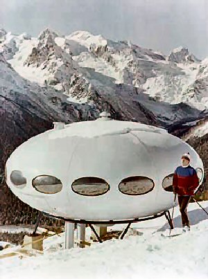 070303 futuro house.jpg